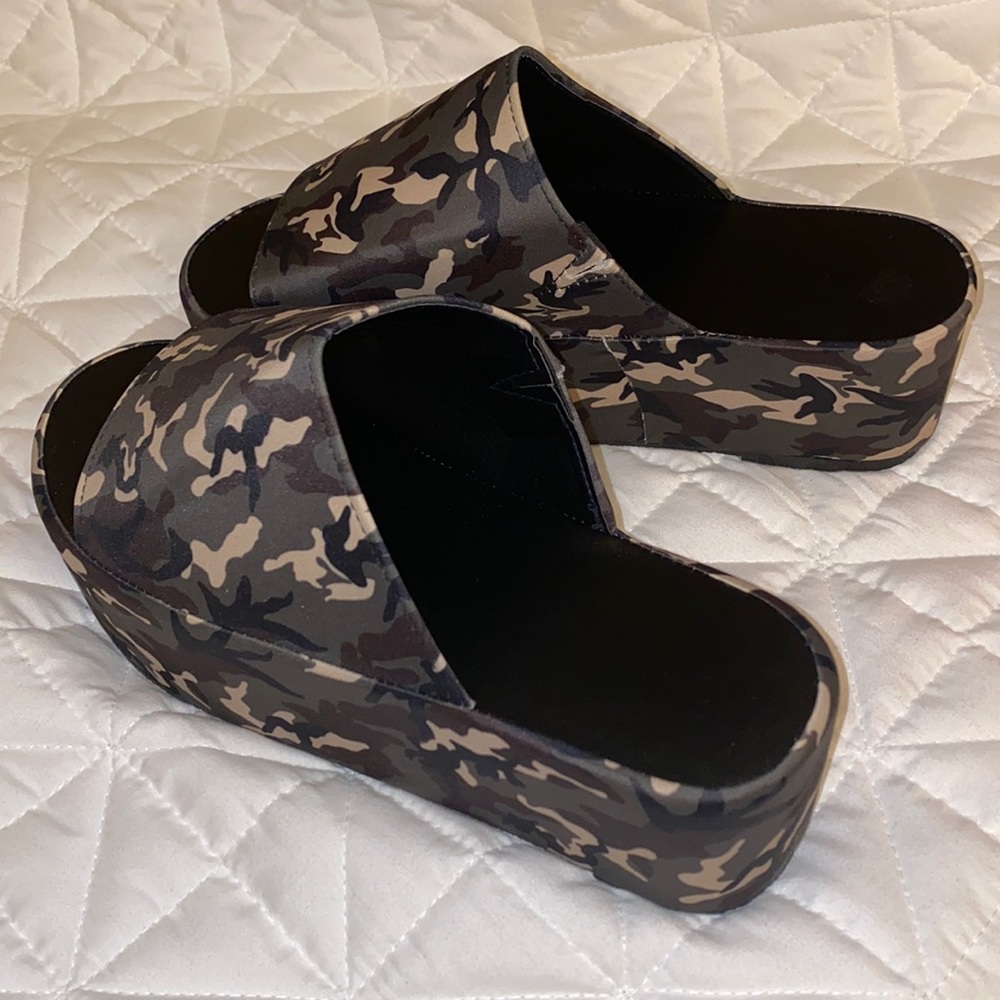 Camo style platform slides. Size 8.